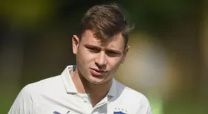 ВИДЕО: Съотборник на Десподов изрита брутално топка в главата на дете