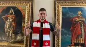 {{ otherArticle[0].article.title }}