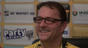 {{ otherArticle[0].article.title }}