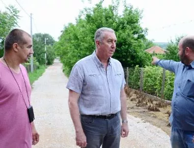 Видинският кмет провери обновените улици в село Синаговци