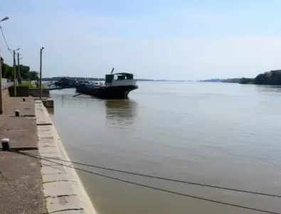 22 кораба са се струпали край Белене заради ниско ниво на река Дунав 