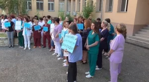 Специалисти от видинската болница спряха работа за час в знак на протест