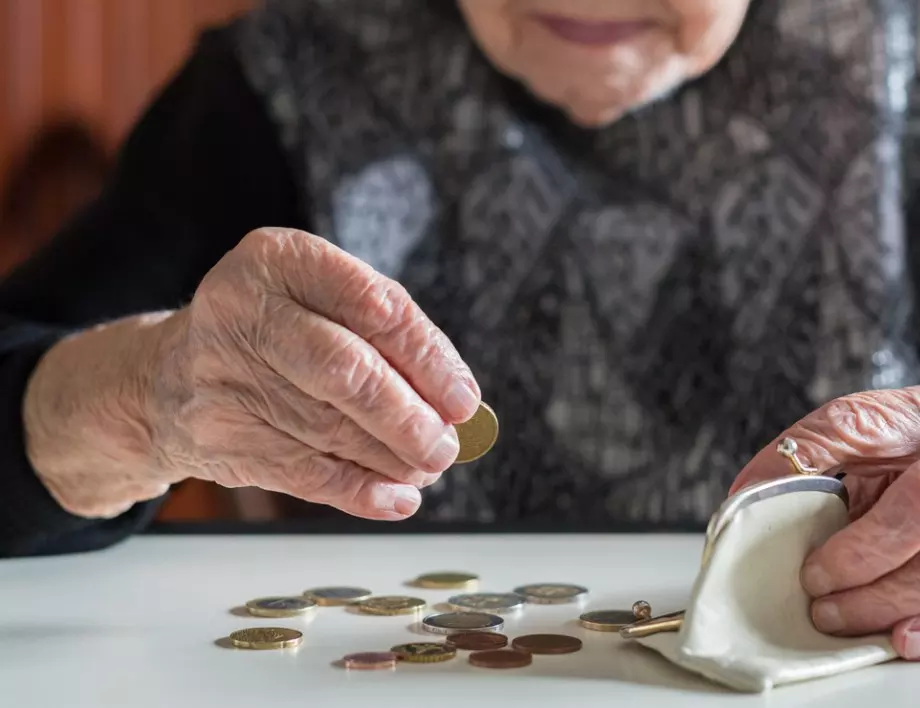 Изплащането на пенсиите и добавките от 50 лева започва на 8 март 