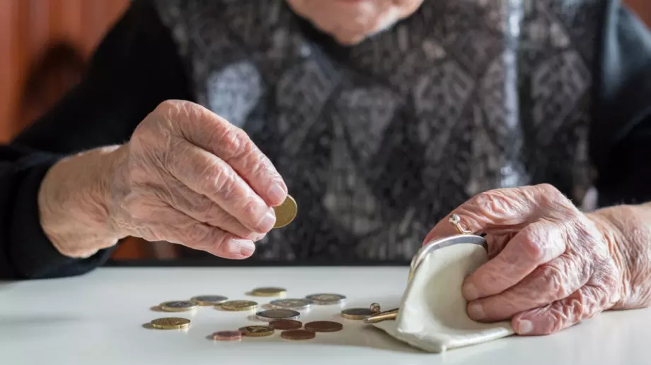 COVID добавката за пенсионерите става 60 лева от днес