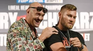 ВИДЕО: Кантарът показа предимство за Фюри преди сблъсъка с Шварц