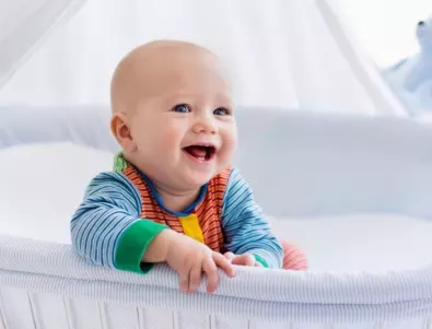 8 доказани хитрини, с които да успокоите на момента плачещо бебе 