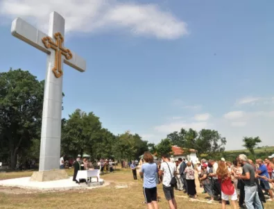 15-метров кръст за здраве издигнаха край село Горски извор