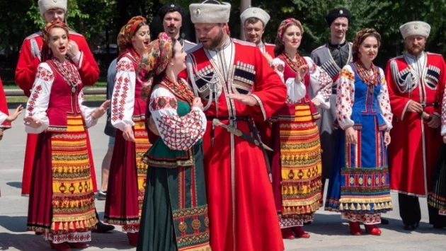 Кубанските казаци пяха и танцува със саби пред НДК