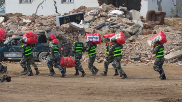 Загиналите след силното земетресение в Китай стават все повече