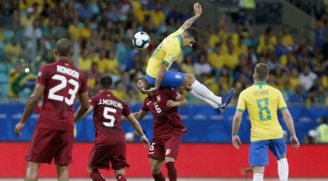 Бразилия вкара три гола, но не успя да победи Венецуела