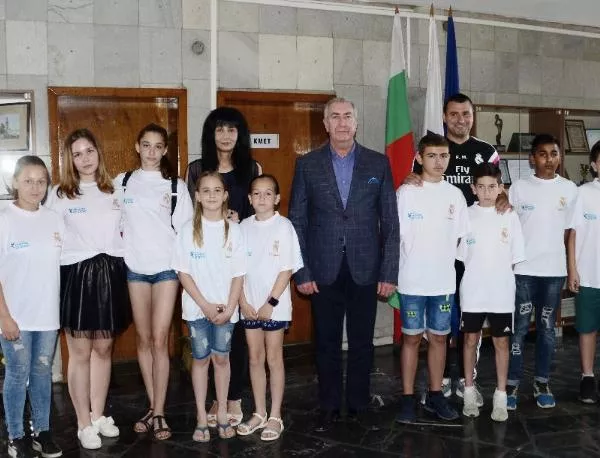Малките футболисти от Видин заминаха на демонстративен турнир в  Унгария