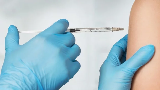 Лекари в Русия лъжат пациенти с ваксини срещу коронавирус