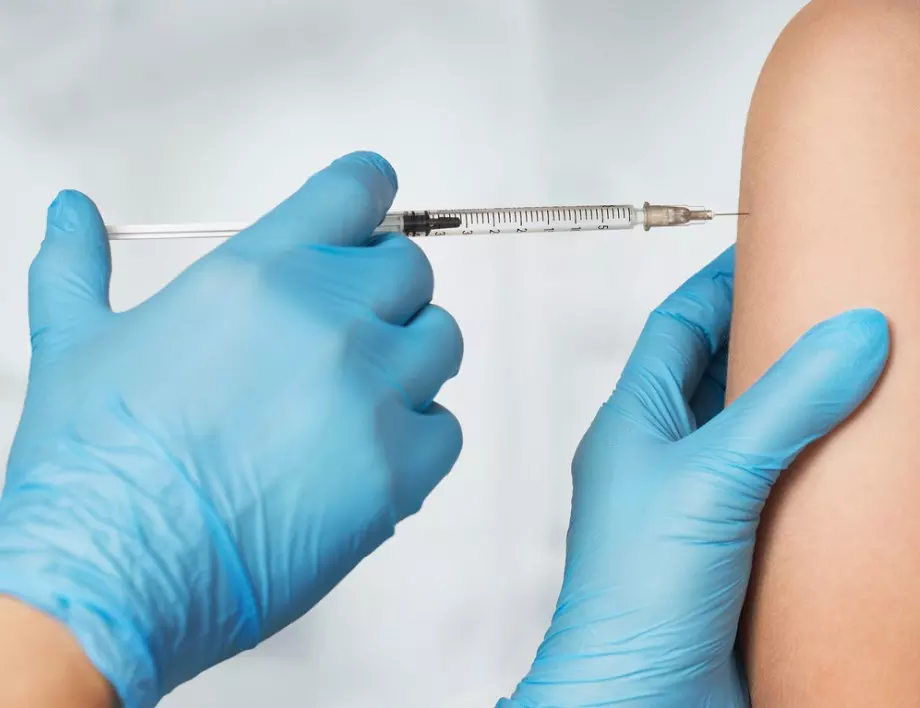 Лекари в Русия лъжат пациенти с ваксини срещу коронавирус