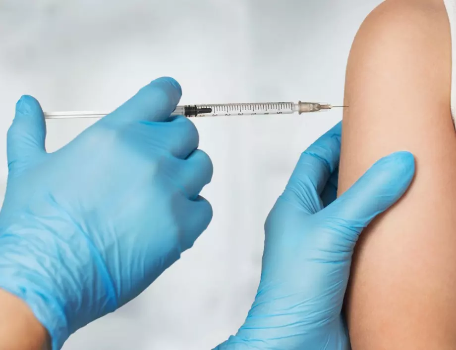 Започват изпитания върху хора на израелска анти-COVID ваксина