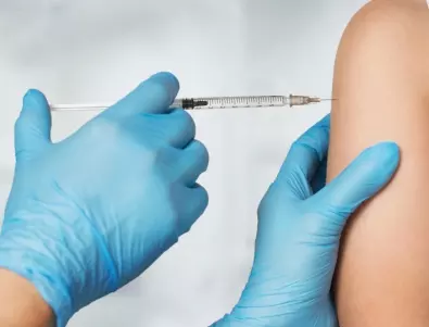 Откриват мобилен ваксинационен пункт на пазара в Димитровград
