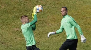 {{ otherArticle[0].article.title }}