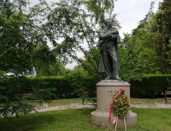 В Бургас ще има паметник на автора на най-добрия бронзов паметник на Пушкин в света
