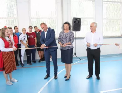 Георги Икономов преряза лентата на реновирания салон в ПГЕЕ Банско