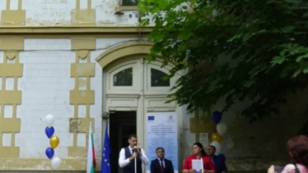 Забележителна сграда в Пловдив се връща към живота (СНИМКИ)