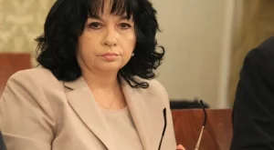 Не е подходящо шефът на НЕК да подава оставка сега, смята Петкова