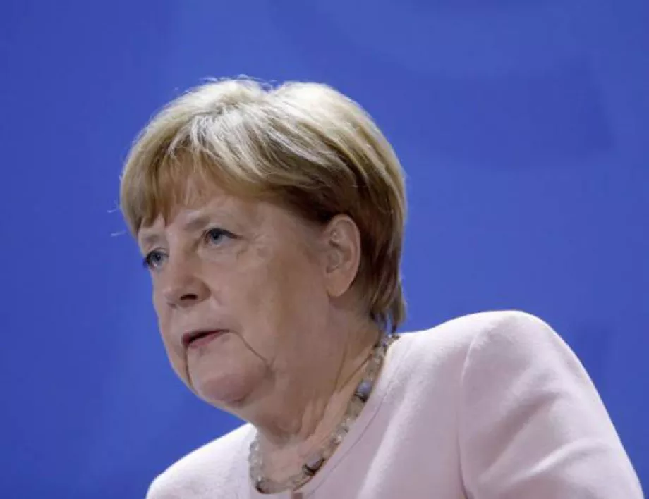 Меркел обвини Русия за края на Договора за ракетите
