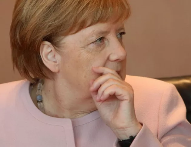 Нов знак за здравословен проблем на Меркел 