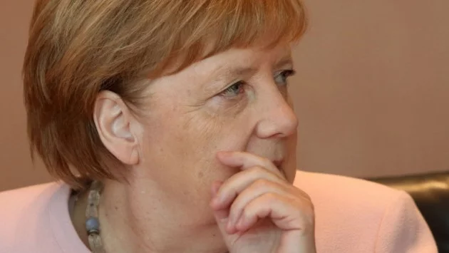 Нов знак за здравословен проблем на Меркел 