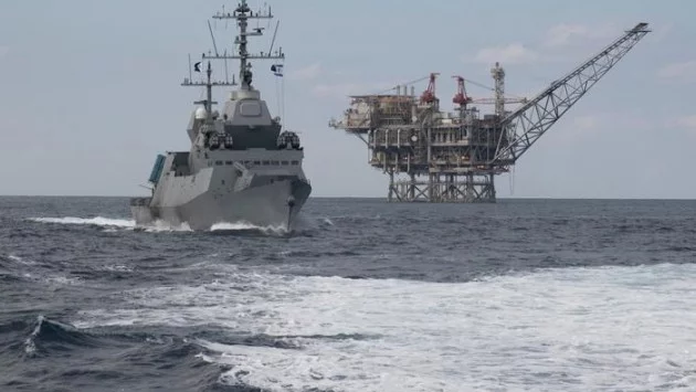 Кипър започва военни учения в района, където Турция ще сондира за нефт и газ