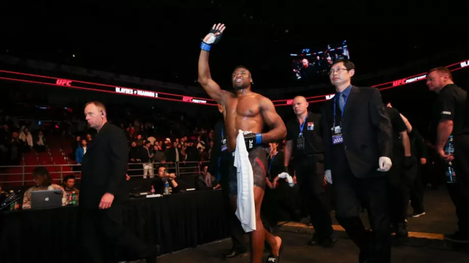 "Ще се бием в телефонна кабина": Шампионът на UFC се закани на Тайсън Фюри