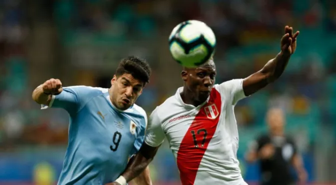 Перу елиминира Уругвай след дузпи, Суарес с фатален пропуск