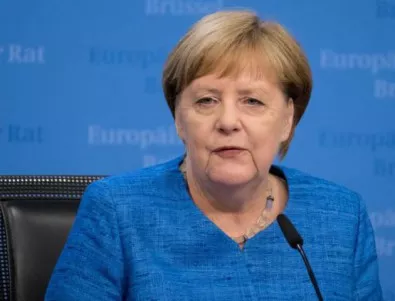 Меркел настоя Русия да спази споразумението за мир в Украйна, за да се върне в Г-7