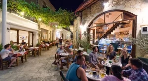 6 държави са основният двигател на туризма в Гърция