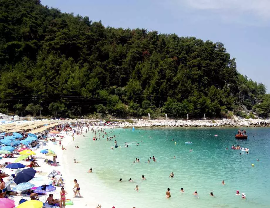 Сериозен ръст на приходите от туризъм отчитат в Гърция