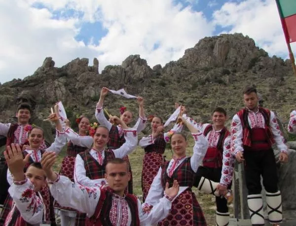 Млади танцьори от Русе представиха родни ритми на фестивал в Турция 