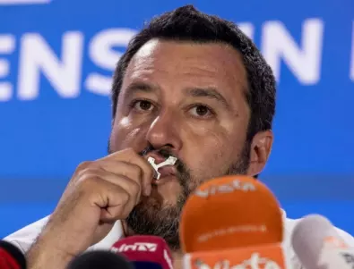 Барселона съди бивш италиански министър заради действията му срещу мигранти и бежанци