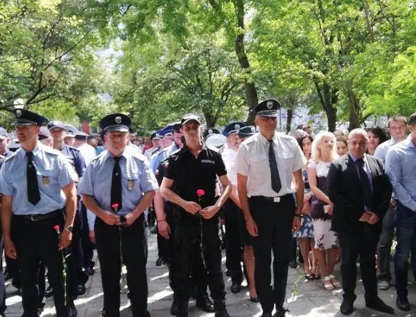 Бургаските полицаи отбелязват професионалния си празник