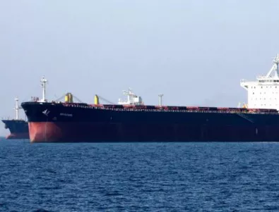 Задържаният рекордно дълго време ирански танкер напусна Гибралтар (ВИДЕО)