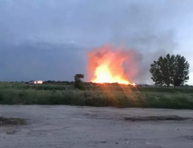 Пожар в нерегламентирано сметище отново замърси въздуха в пловдивското село Труд