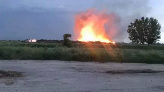 Пожар в нерегламентирано сметище отново замърси въздуха в пловдивското село Труд