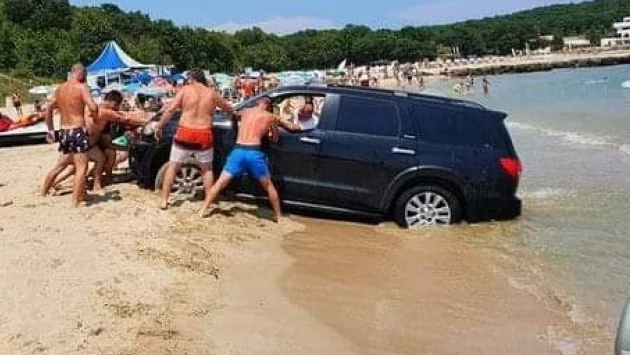 Влезлият с джипа на Приморско твърди, че го пуснали и само му поискали пари