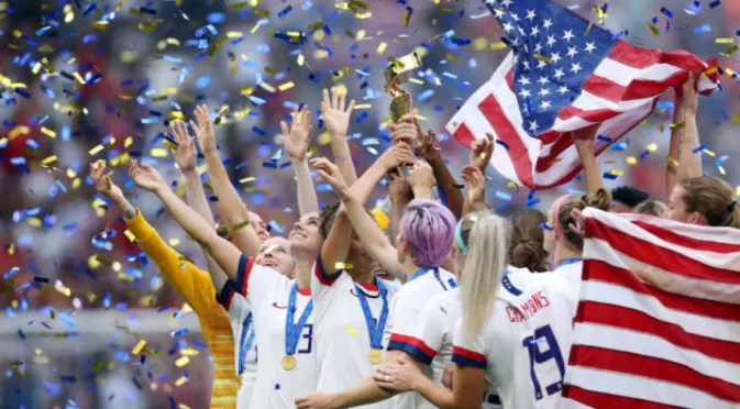 Отборът от "втора ръка", който засрами американските мъже и подчини женския футбол