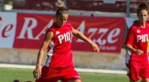 Топ футболистката Симона Петкова: Себераздаването на терена едва не ми коства живота