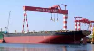 Кораб на BP се крие в Персийския залив, за да не бъде пленен от Иран