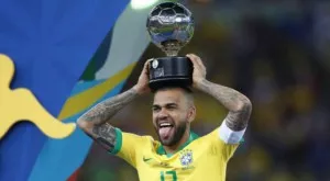 Дани Алвeш дебютира с победен гол и подлуди феновете на Сао Пауло (ВИДЕО)