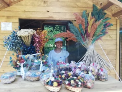 Занаятчийски производители от Румъния и България проведоха съвместен базар във Велико Търново (СНИМКИ)