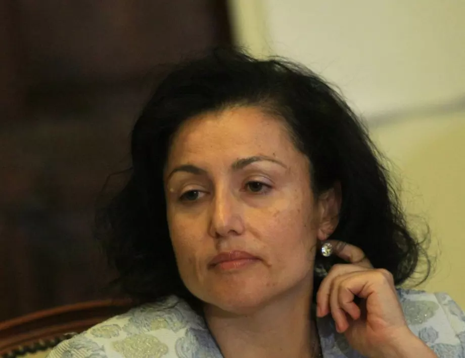 Десислава Танева: Стандартна процедура при оплакване е предупреждението на Брюксел