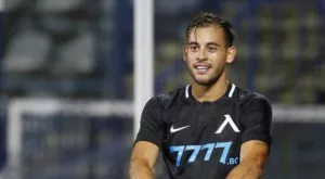 {{ otherArticle[0].article.title }}