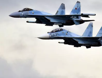 Руски Су-27 прихвана американски 