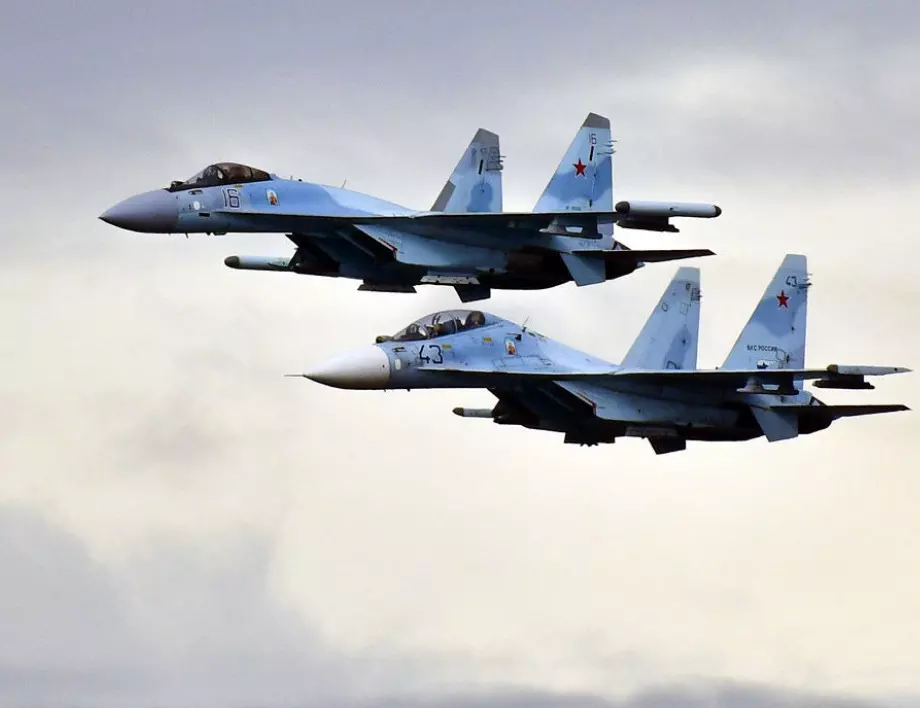 Russian Military Shoots Down Su-35 Fighter Jet Near Occupied Tokmak: VIDEO