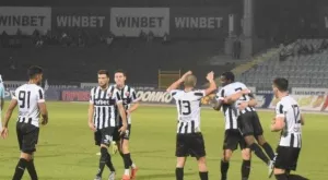 {{ otherArticle[0].article.title }}